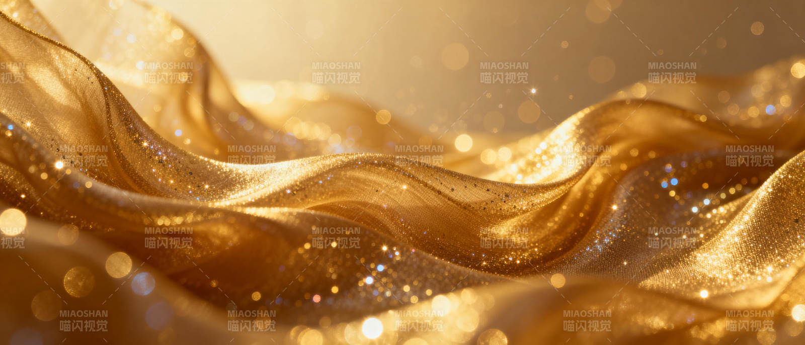 金色绸缎闪耀光芒图片