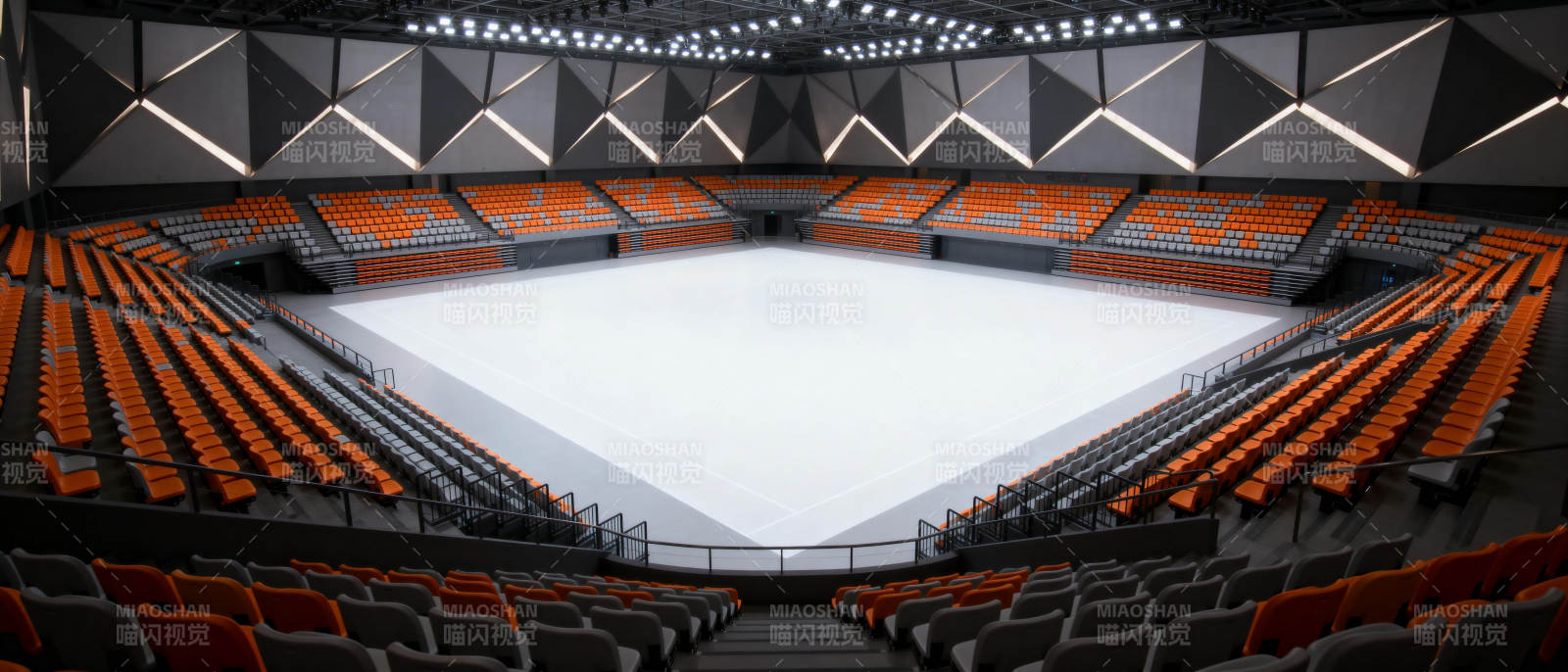 空旷的室内体育馆图片