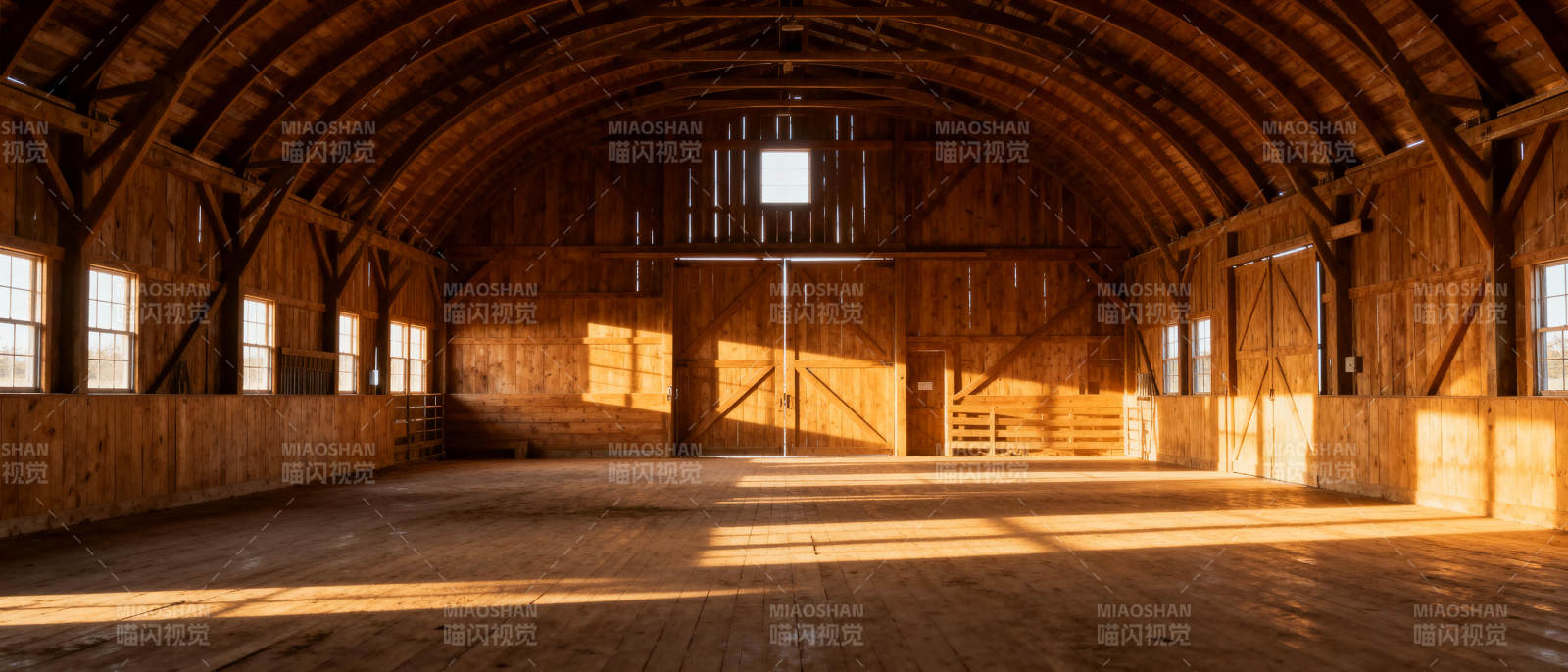 阳光洒满的木屋图片