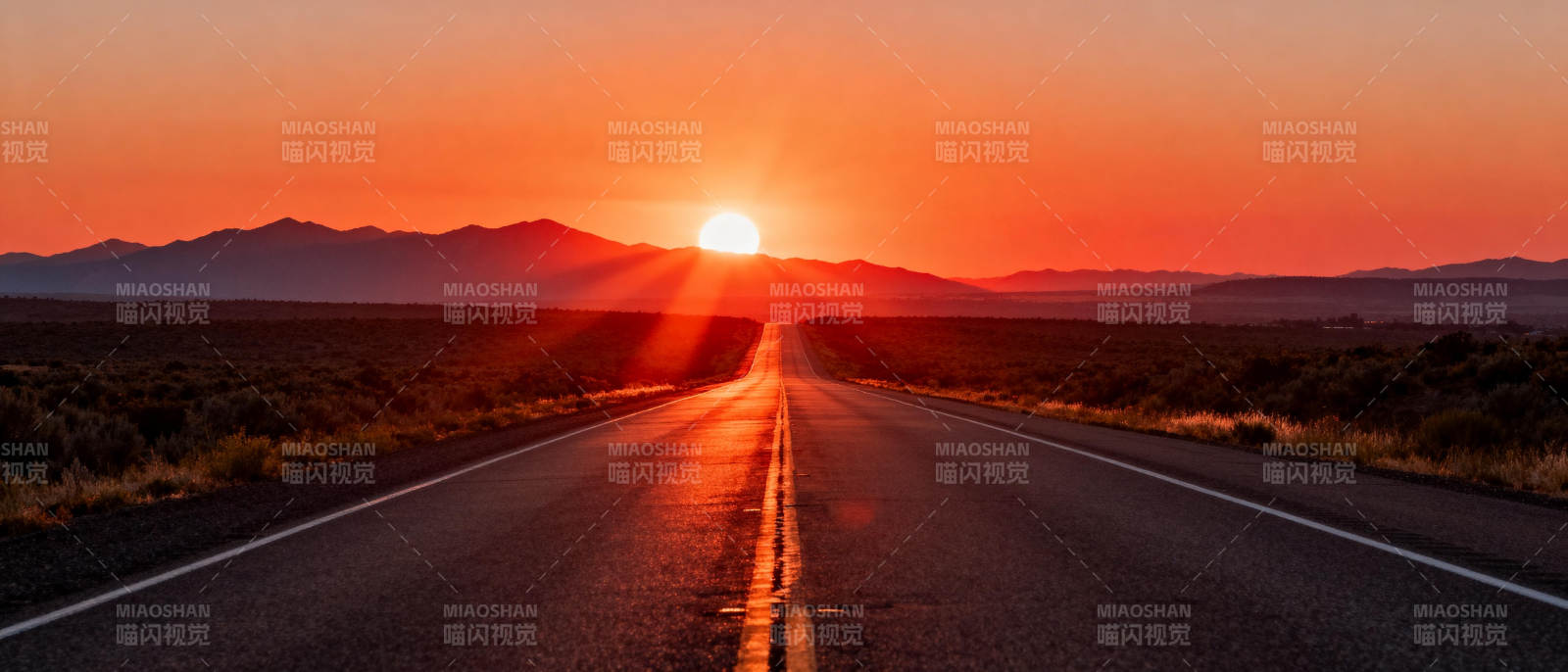 夕阳下的公路图片