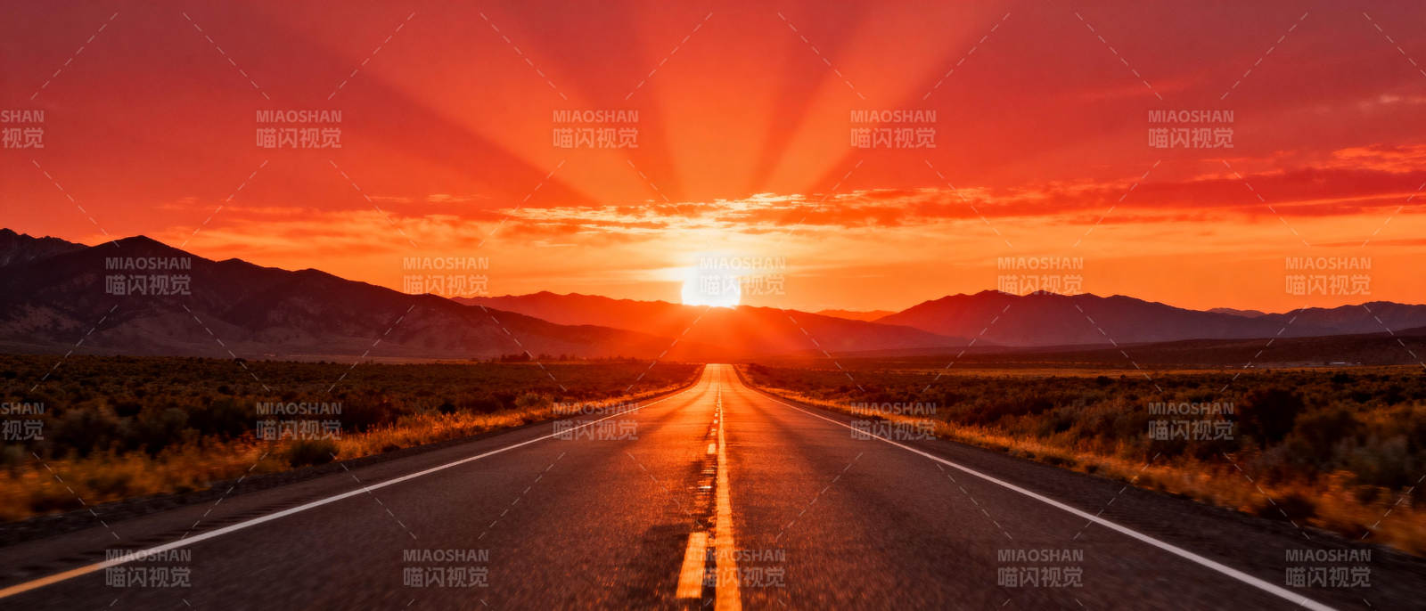 夕阳下的公路图片