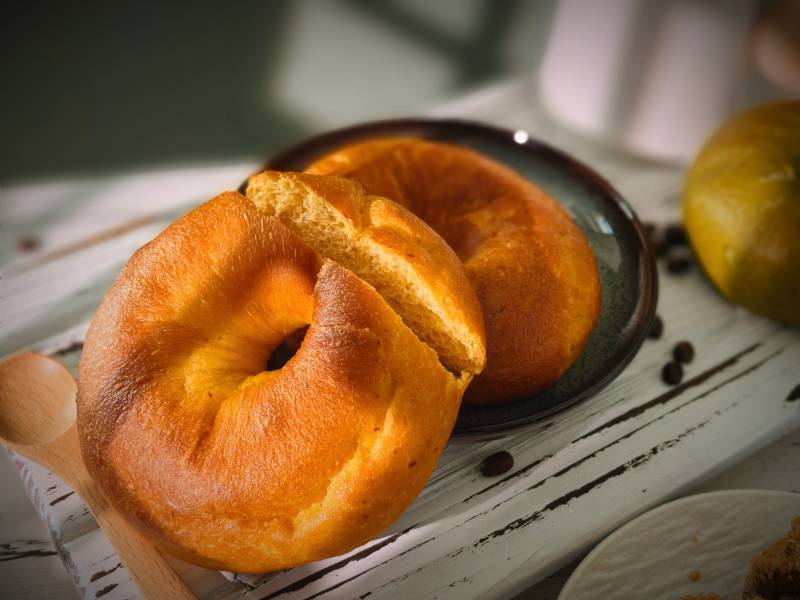 金黄色甜甜圈图片