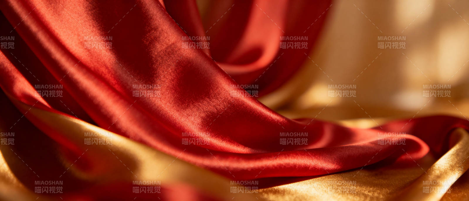 红金丝绒交织图片