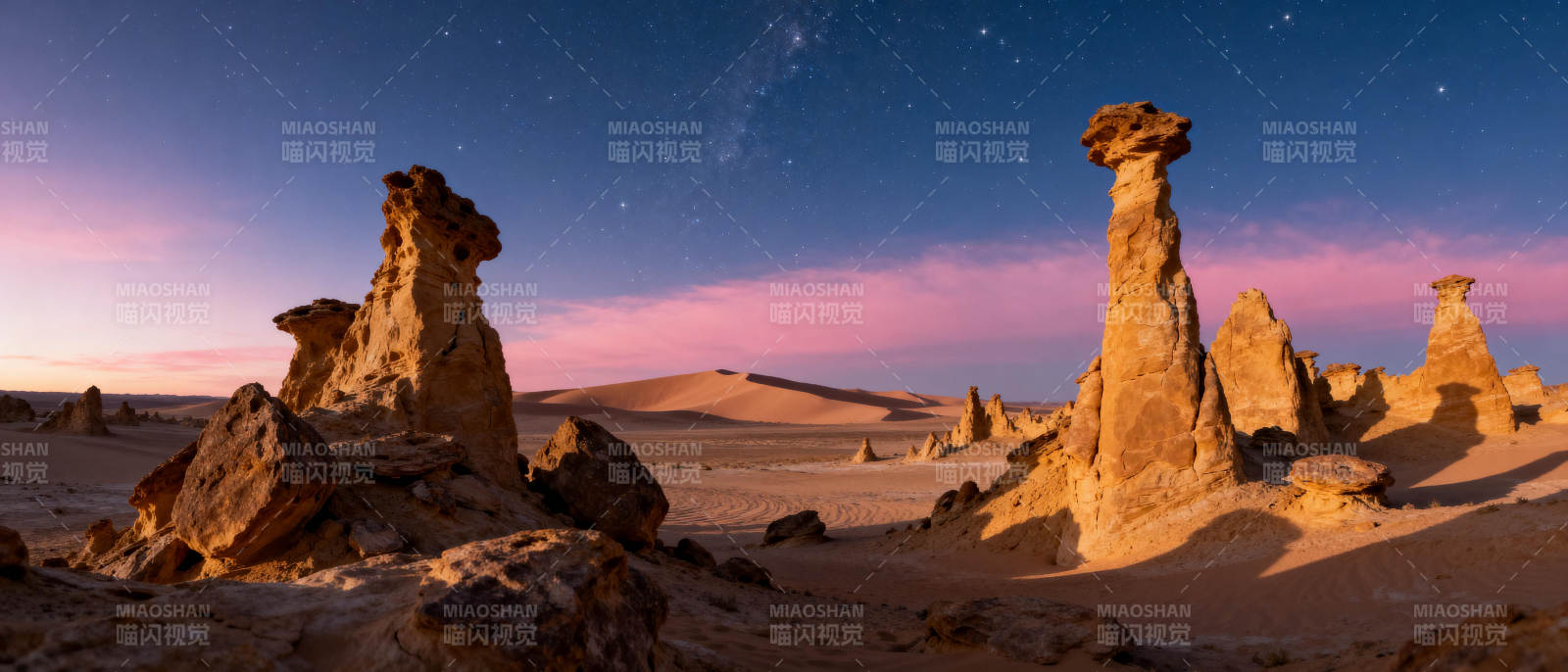 沙漠奇岩夜景图片