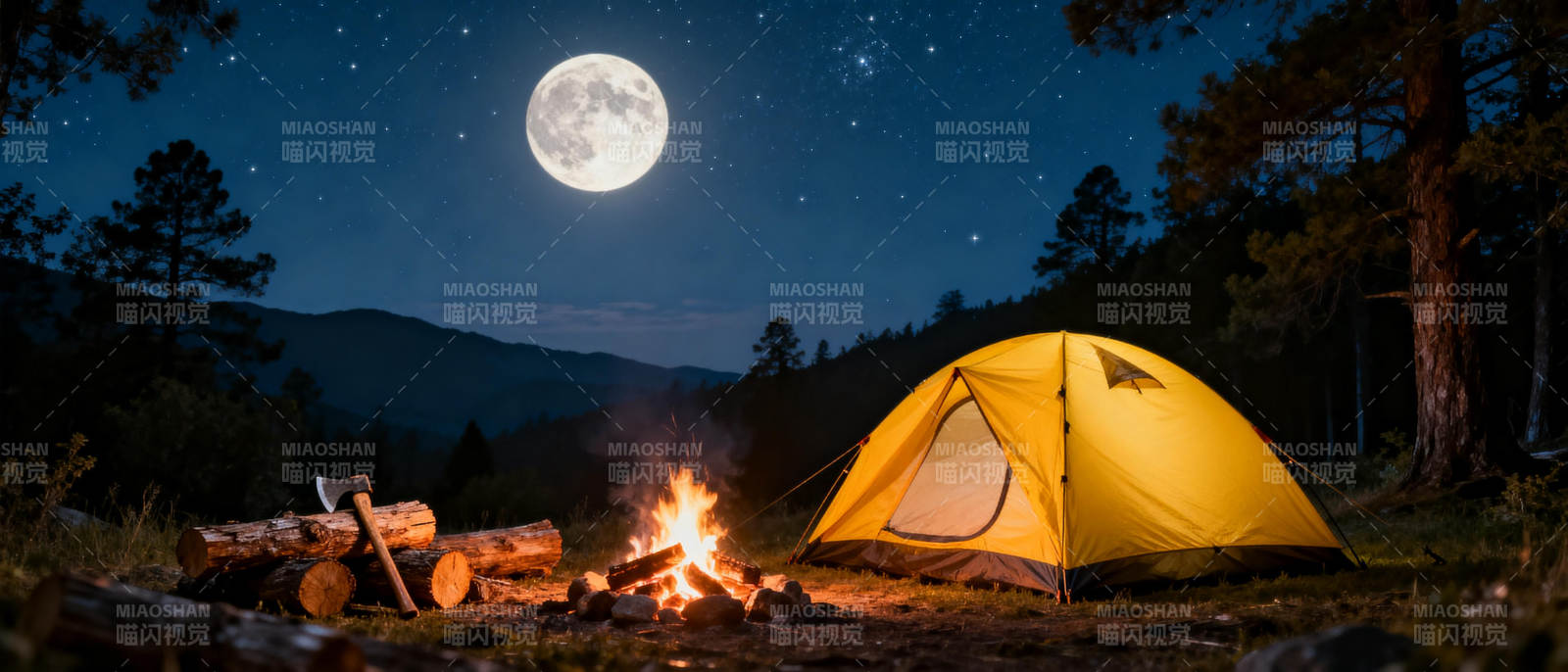 月下露营 篝火相伴图片