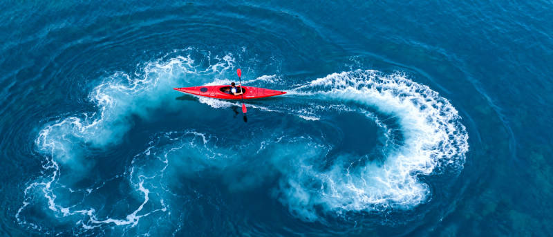 红舟破浪行图片