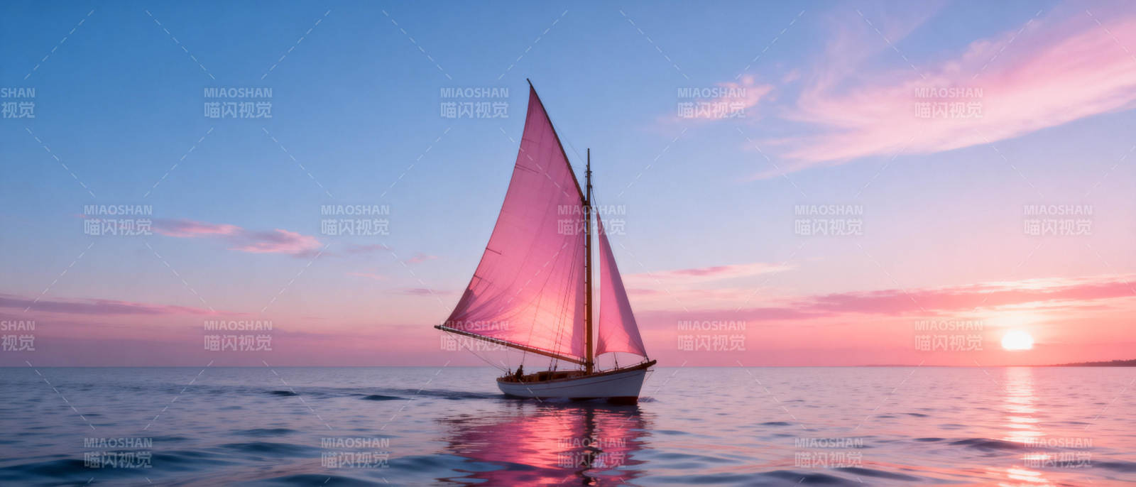 夕阳下的帆船图片