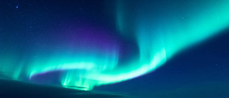 极光绚丽夜空图片
