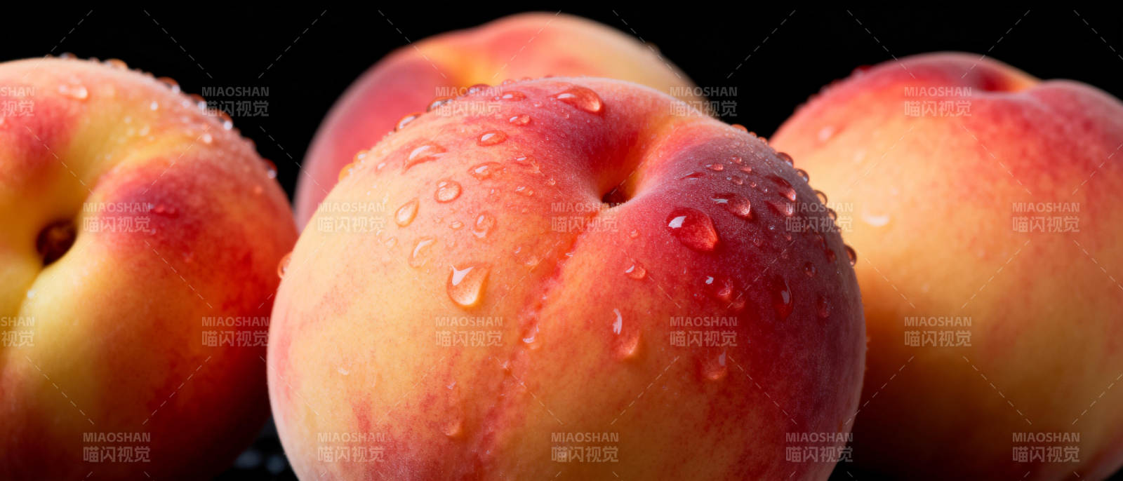 水珠桃子特写图片