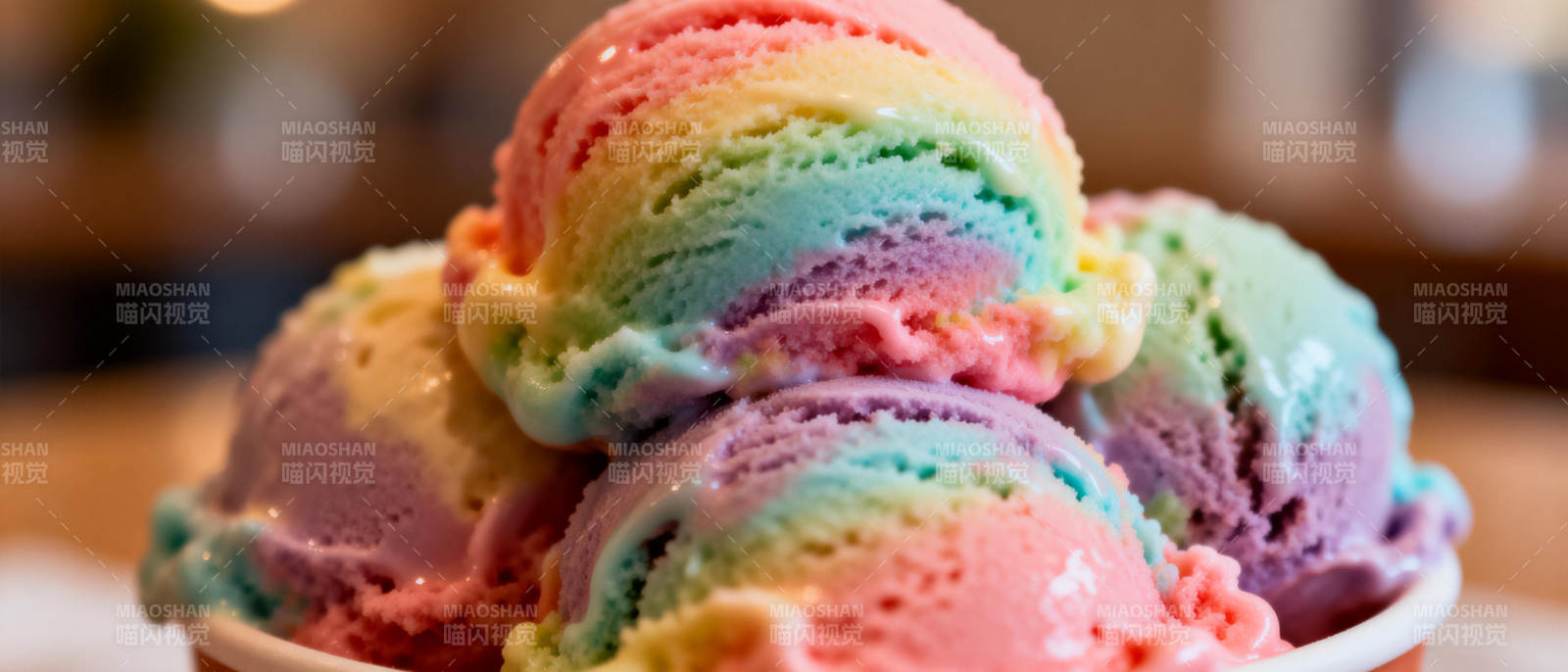 彩虹冰淇淋图片
