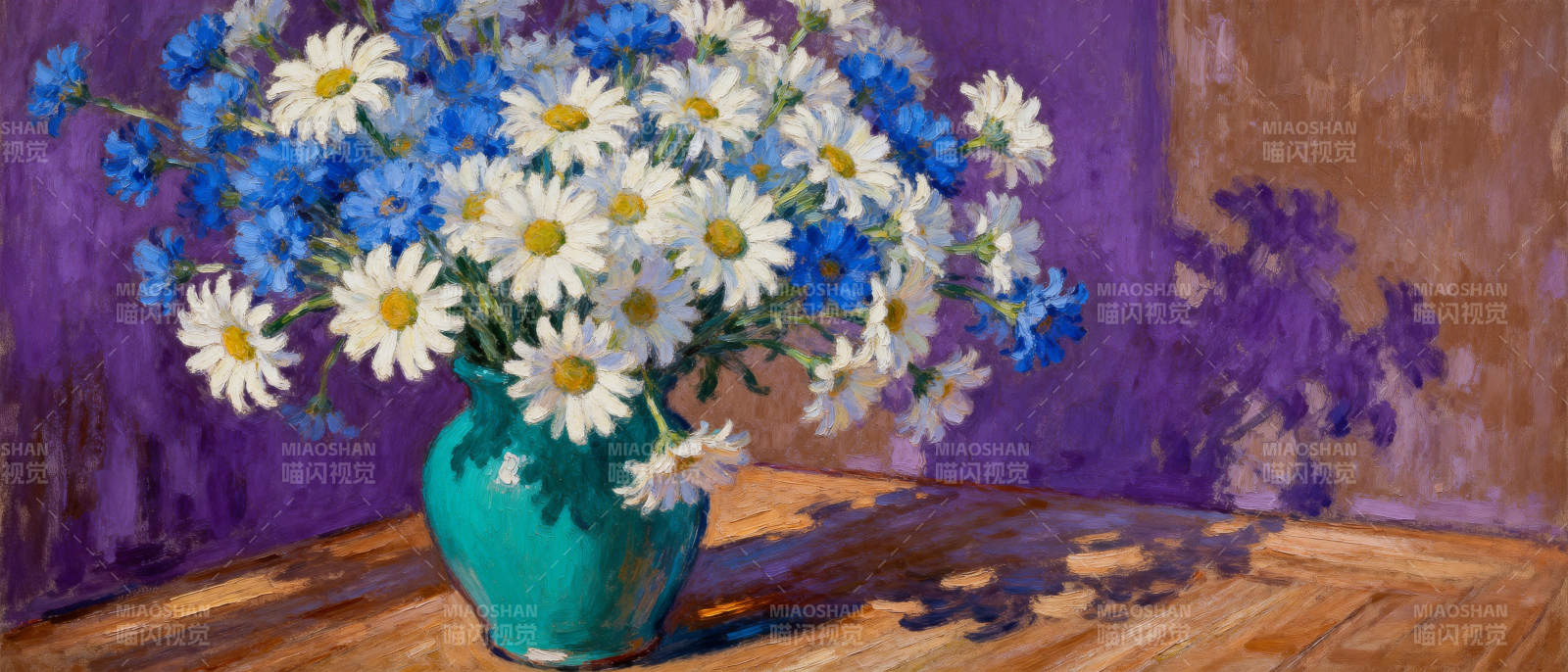 花瓶中的雏菊与蓝花图片