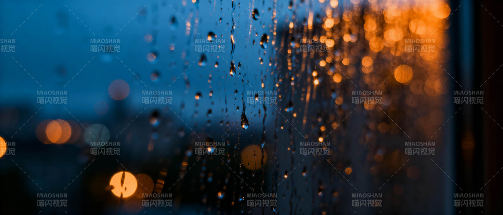 雨夜窗景图片