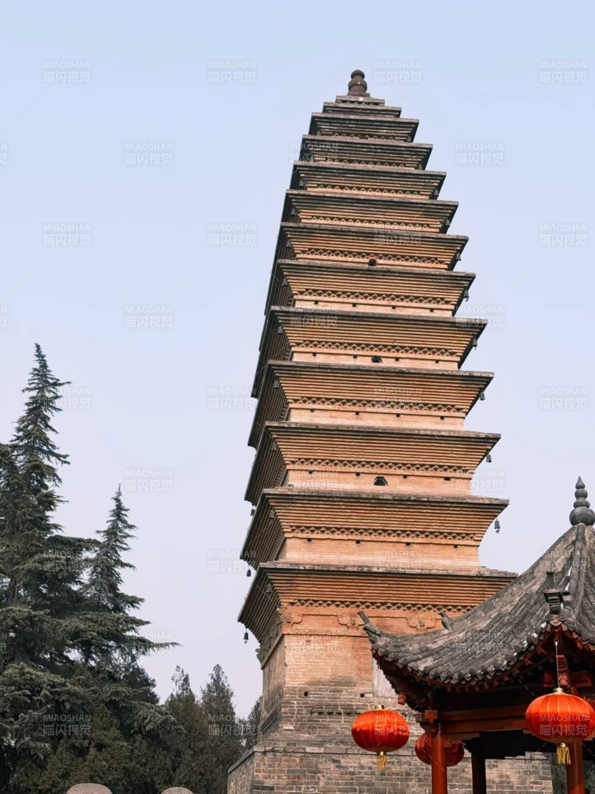 洛阳白马寺古塔巍峨耸立图片