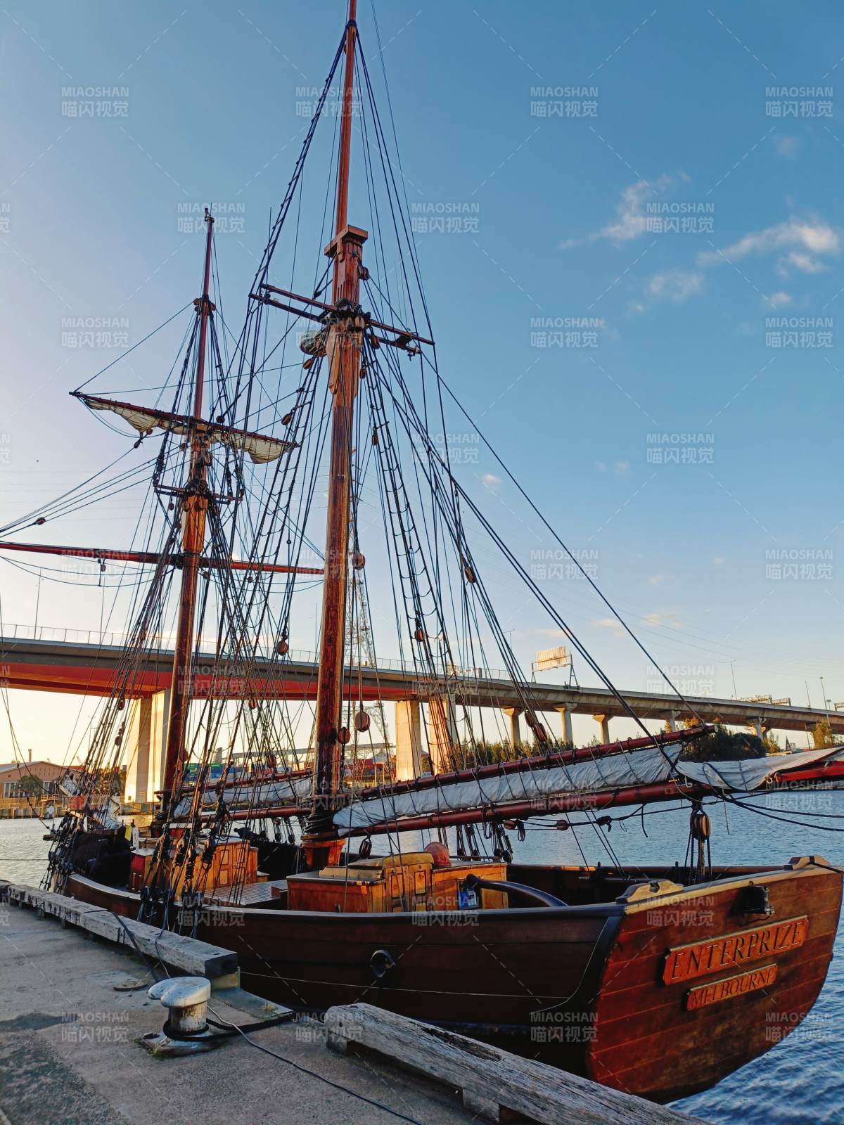 进取号 停泊码头图片