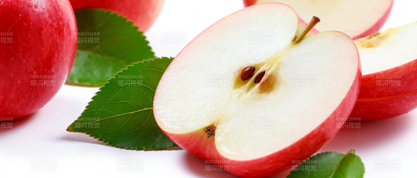 红苹果切片特写图片