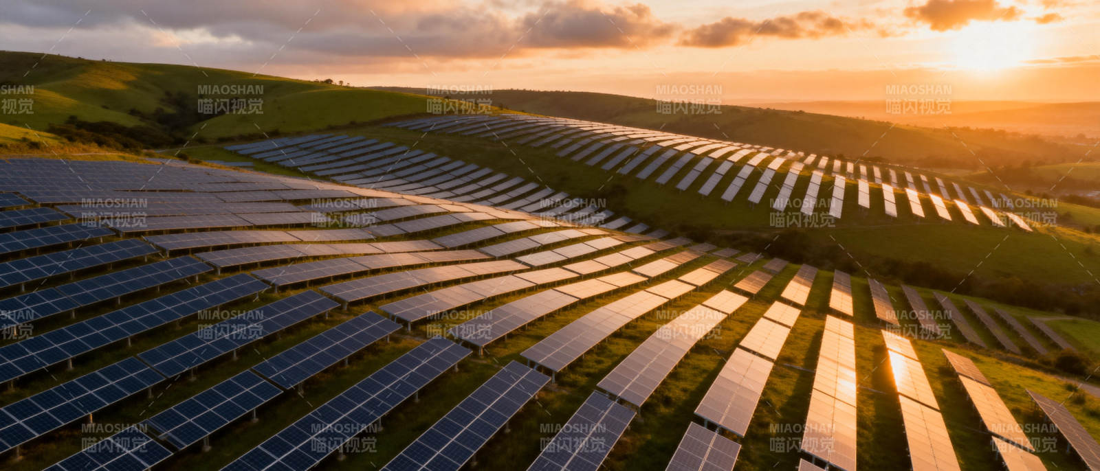 光伏电站日落美景图片