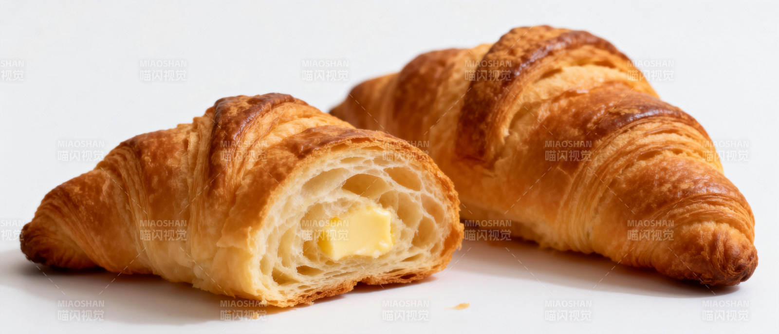 金黄酥脆牛角包图片