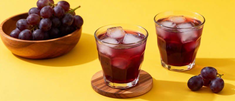 葡萄饮品清凉一夏图片