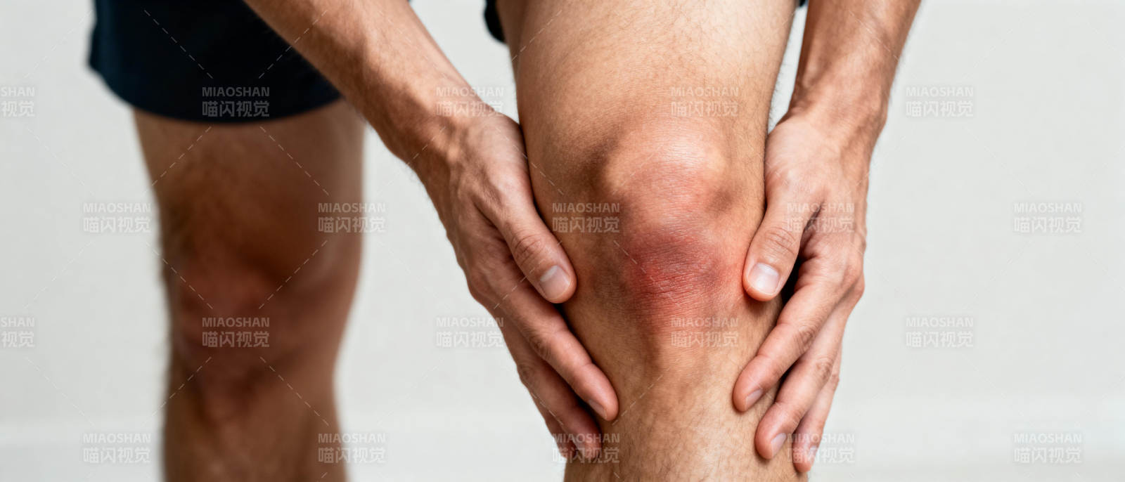 膝盖疼痛难忍图片