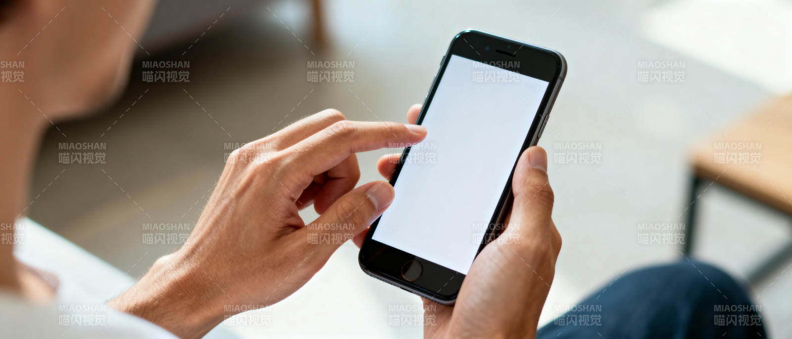 手机操作瞬间图片