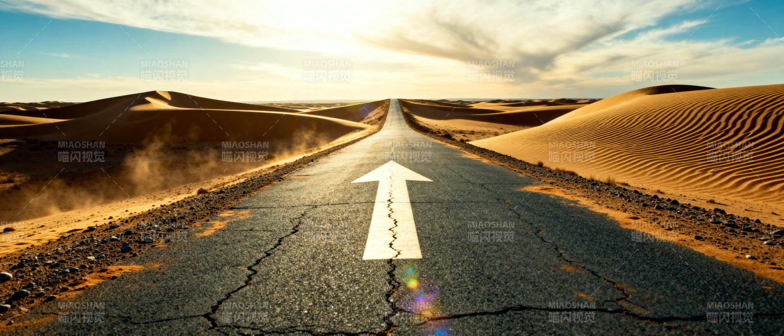 沙漠公路尽头图片