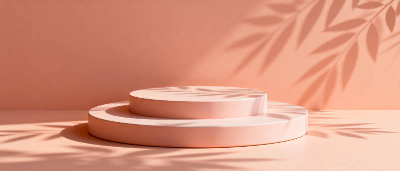 柔和光影中的阶梯台图片