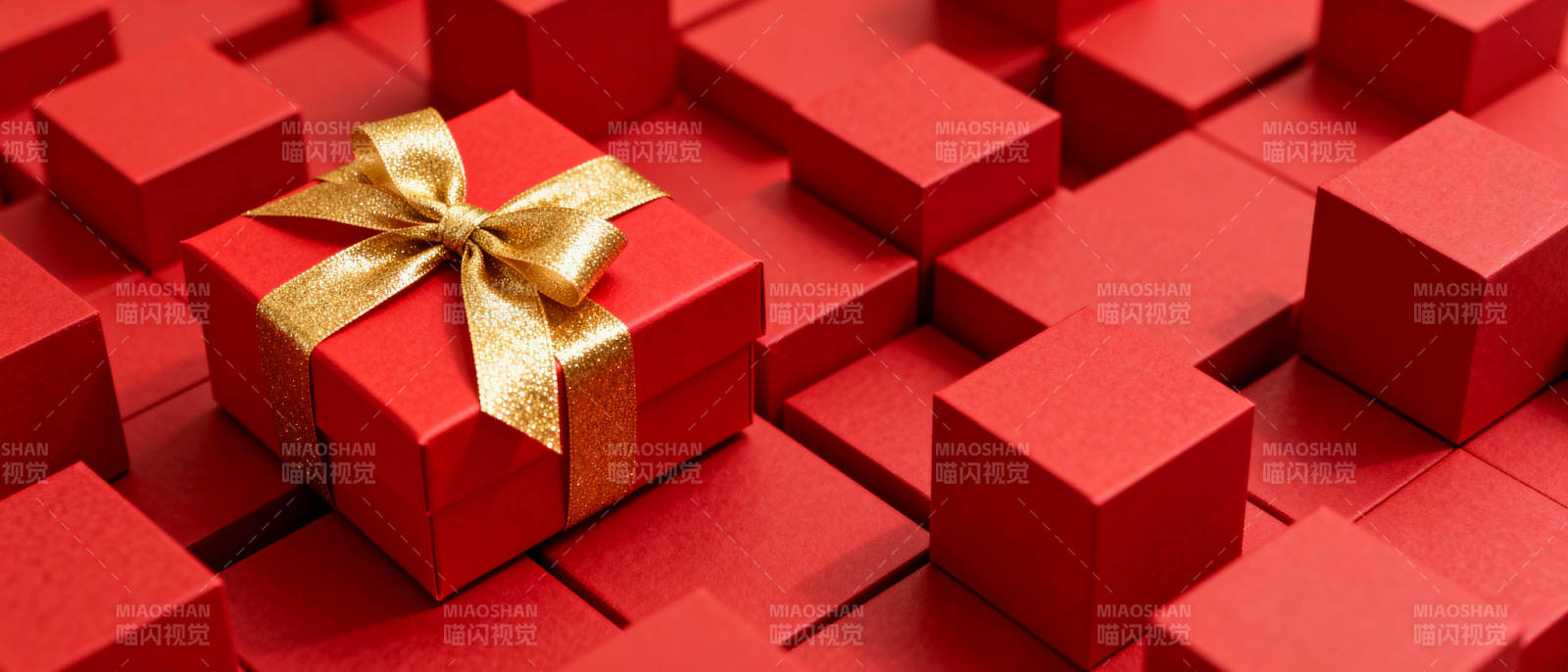 红色礼盒堆叠图图片