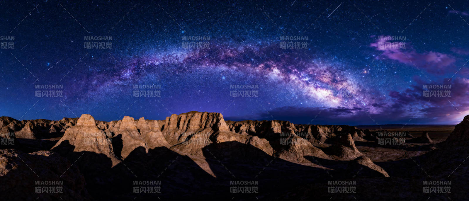 银河映山峦图片