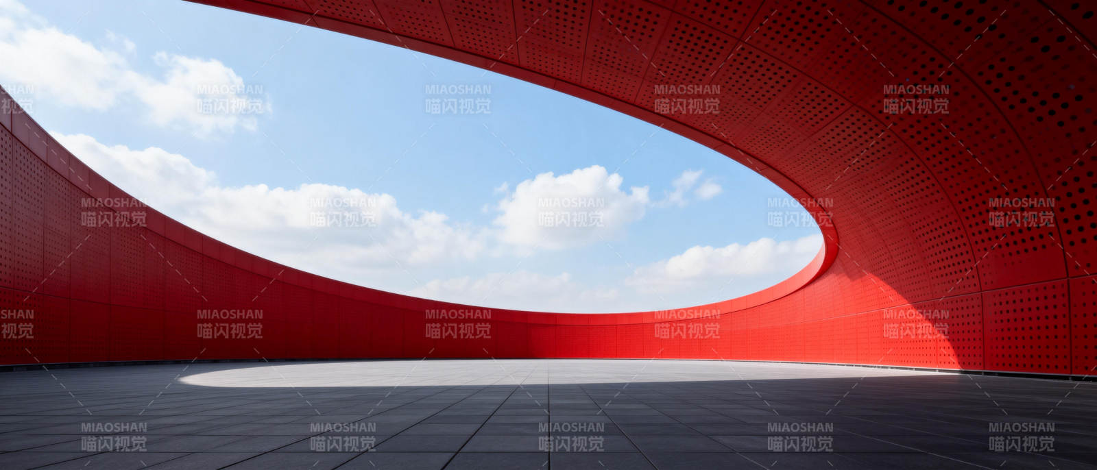 红色弧形建筑天窗图片