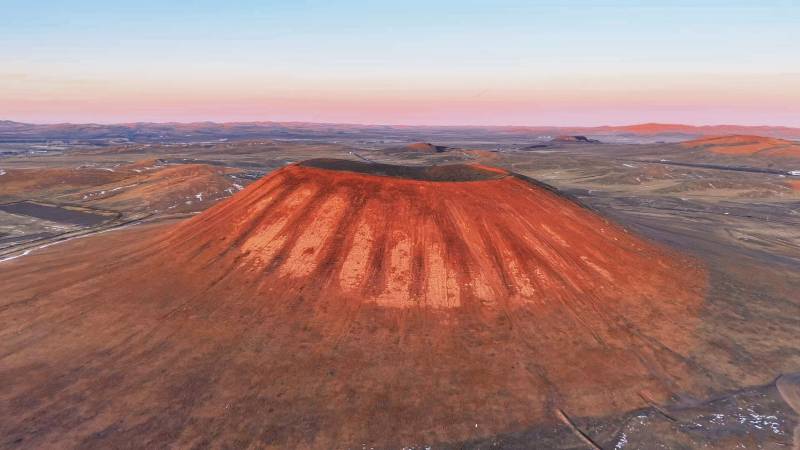 乌兰哈达火山口日落图片