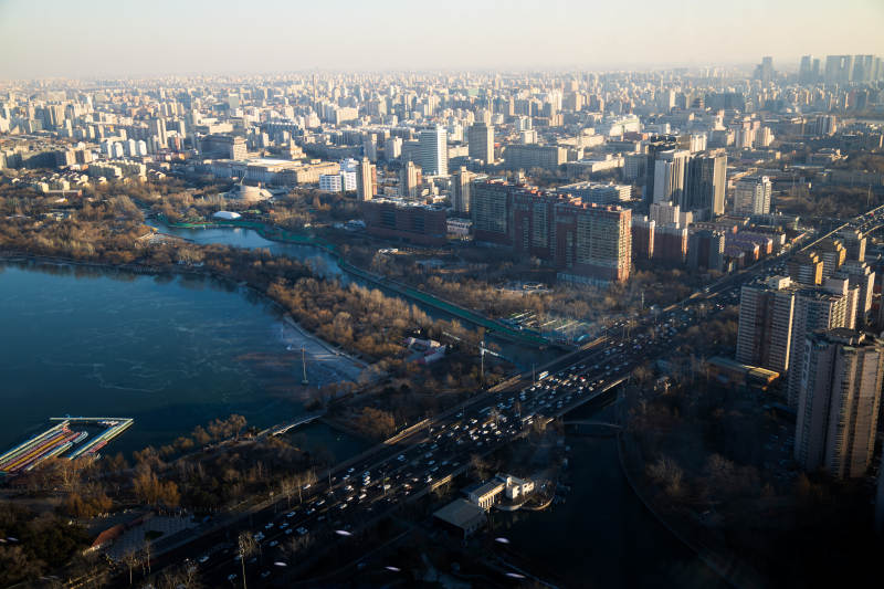 城市河畔风光 中央电视塔图片