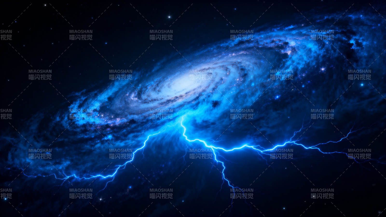蓝色银河与闪电的宇宙奇观图片