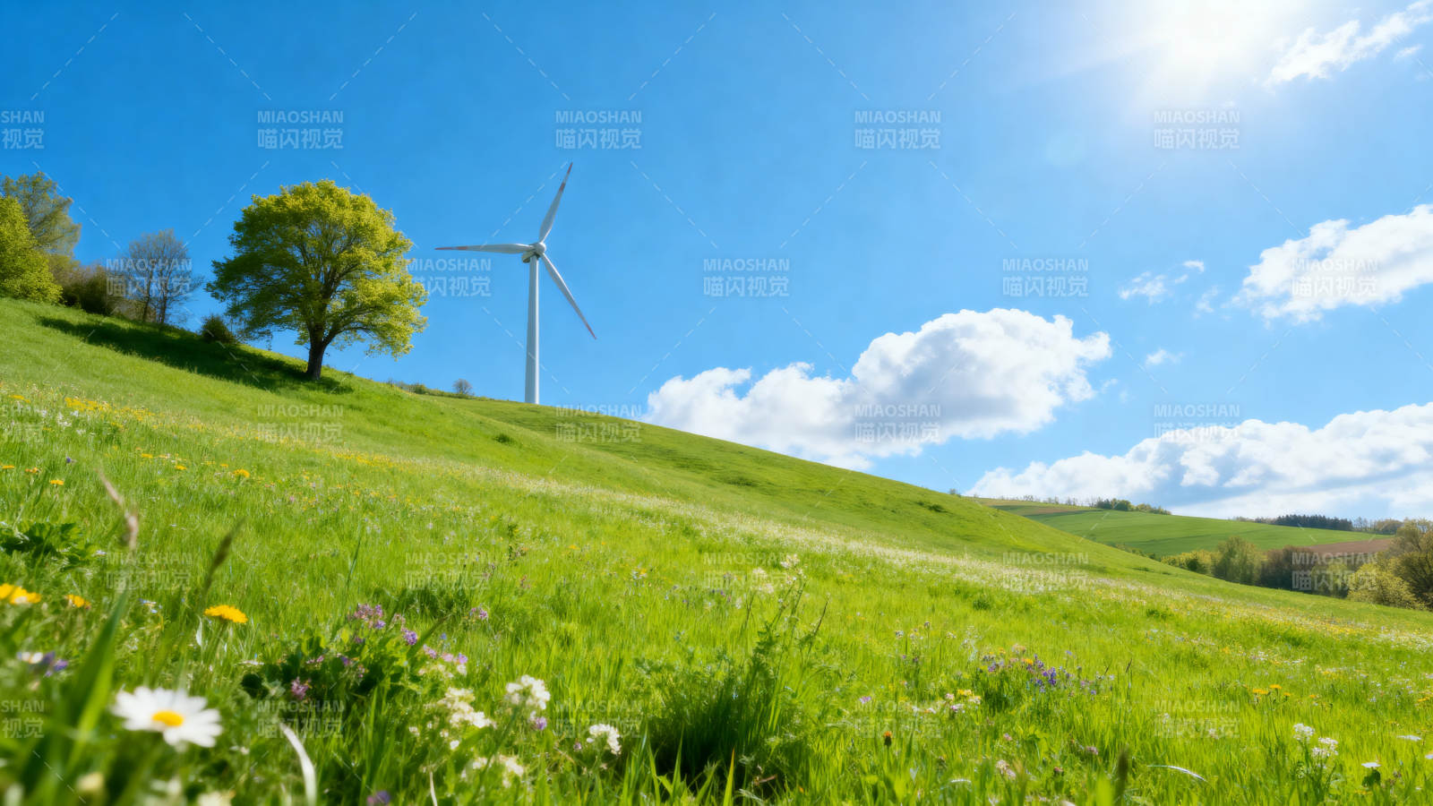 风力发电机绿色田野图片