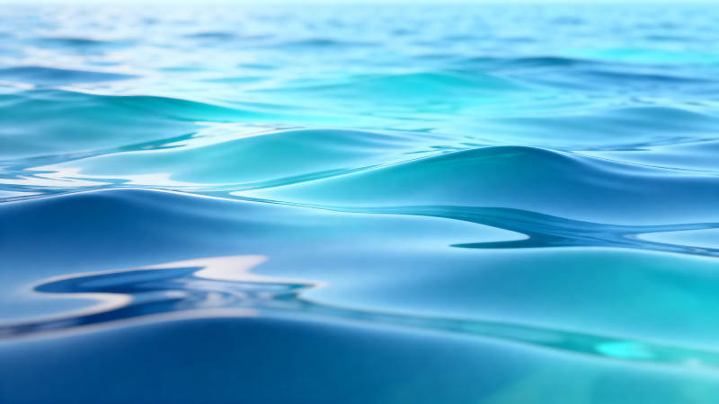 清澈水面波纹特写图片