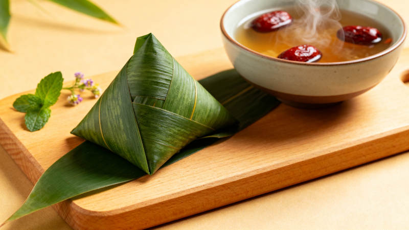 端午节粽子与红枣茶图片