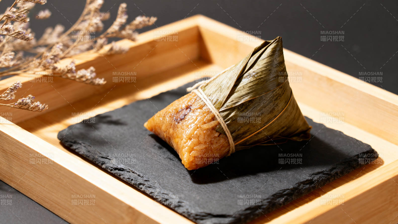 端午节传统美食粽子特写图片