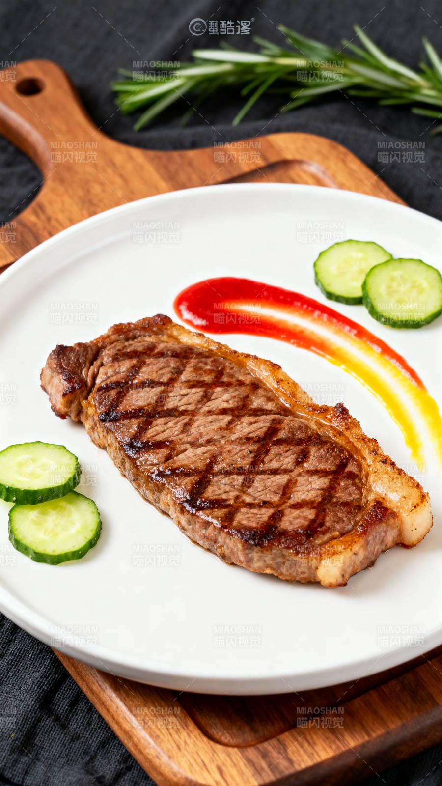 牛排摆盘艺术美食摄影图片