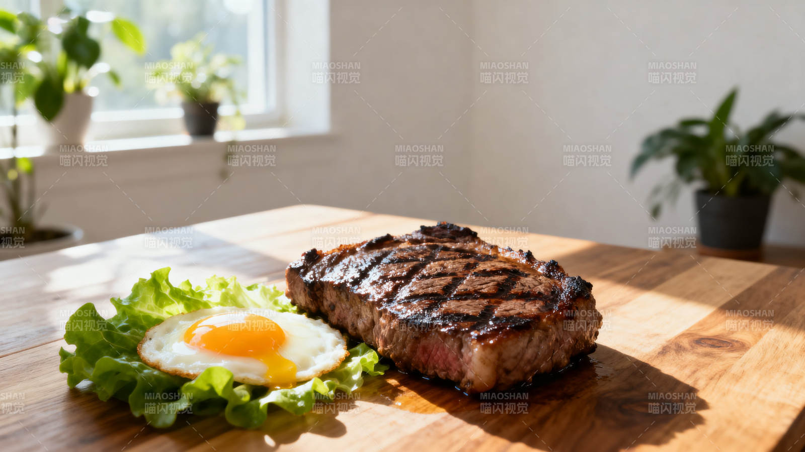 牛排与煎蛋的美味搭配图片