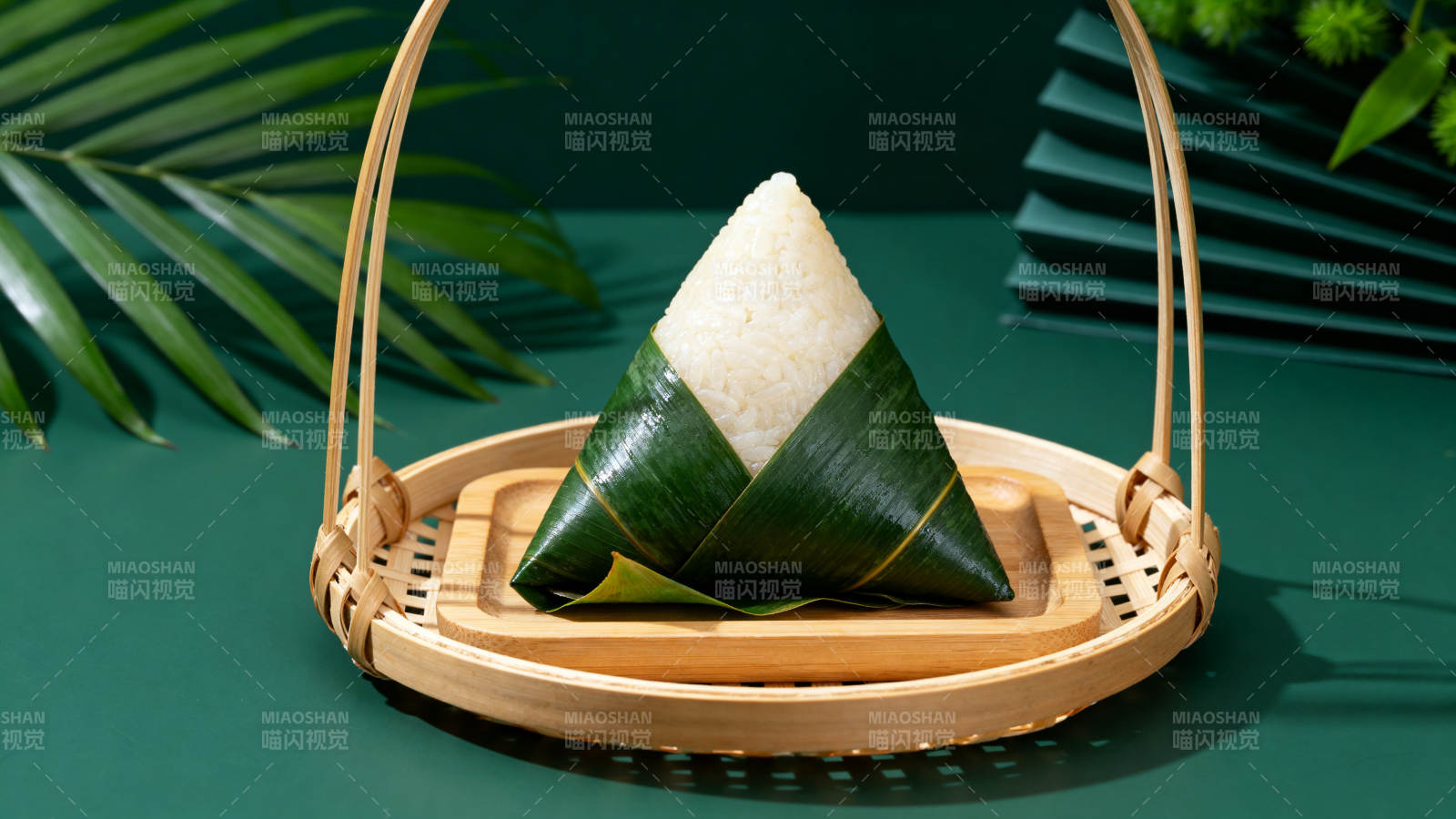 端午节传统粽子特写图片