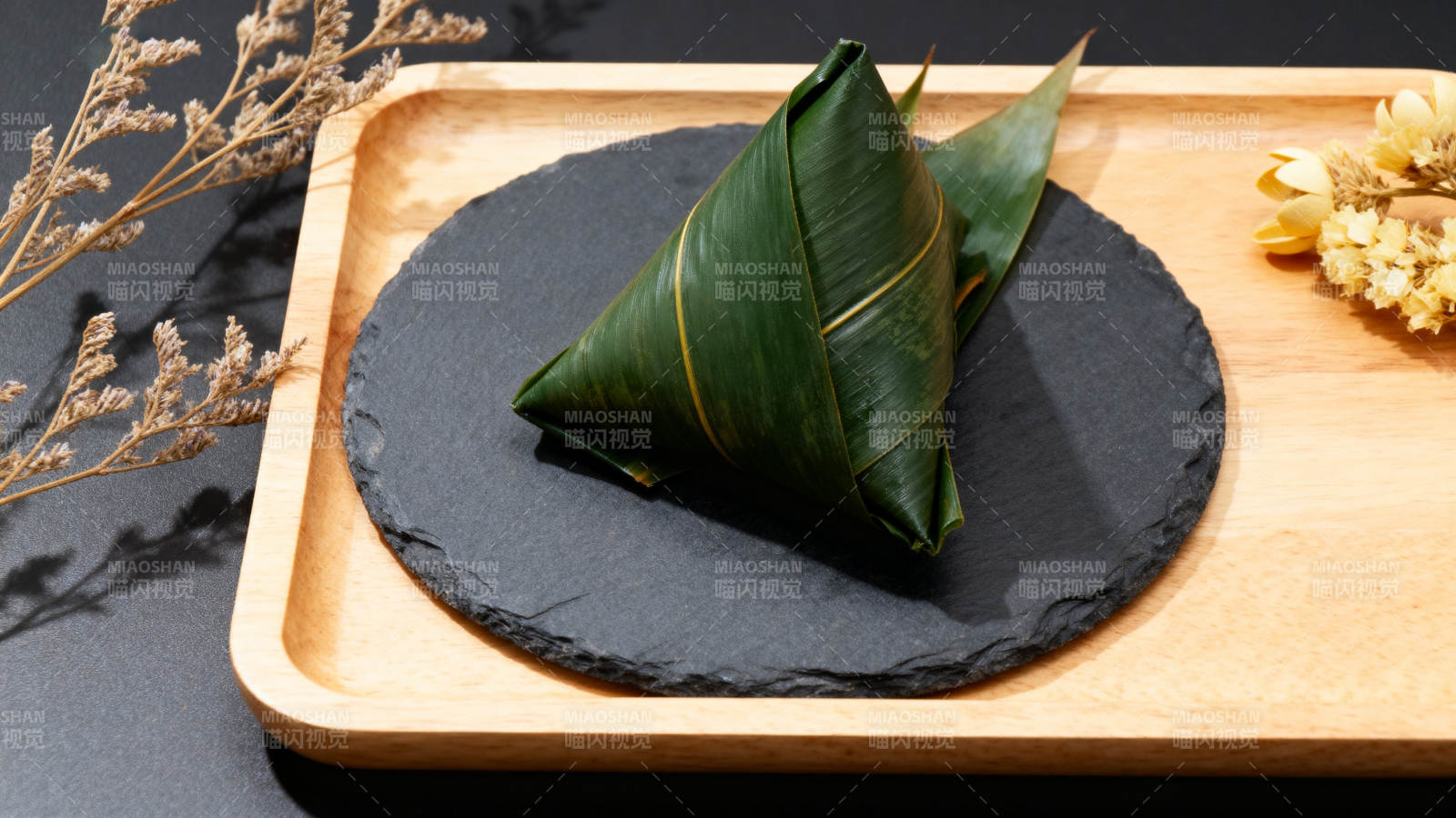 传统粽子特写展示图片