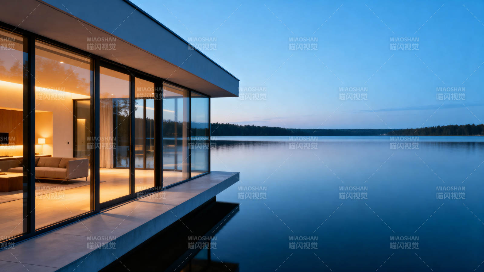 湖畔现代玻璃屋夜景图片