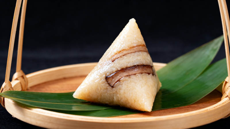 传统美味肉粽特写图片