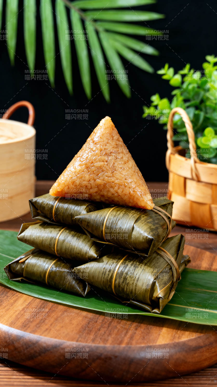 粽子堆叠传统美食图片