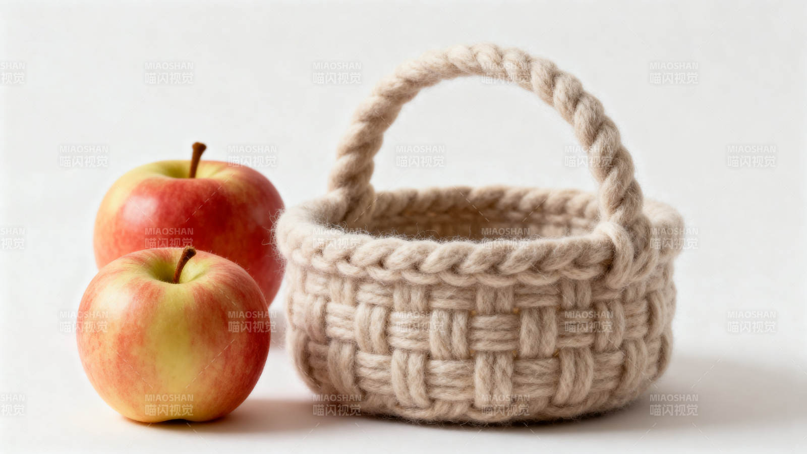 毛线编织篮与苹果图片