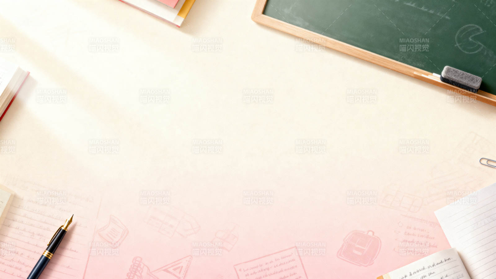 学习桌上的文具与书籍图片