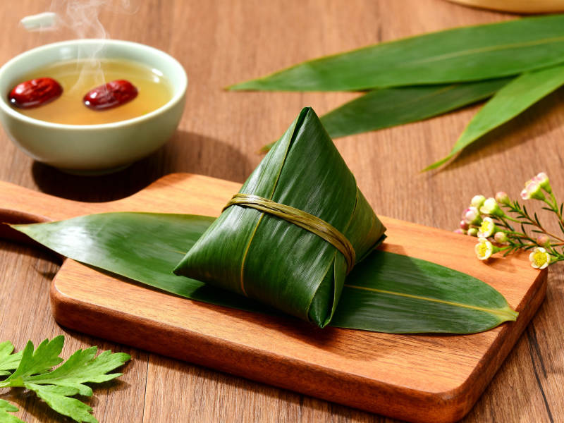端午节粽子与红枣茶图片