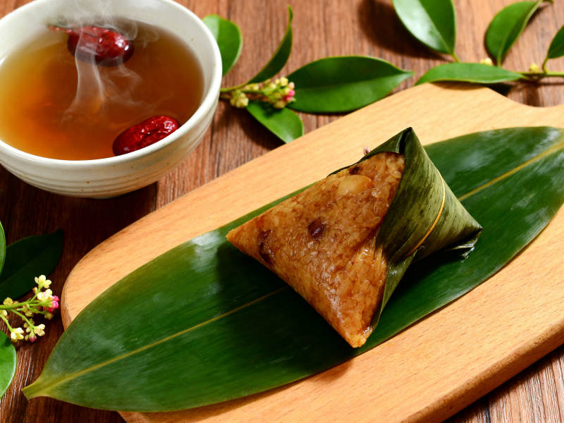 端午节粽子与红枣茶图片