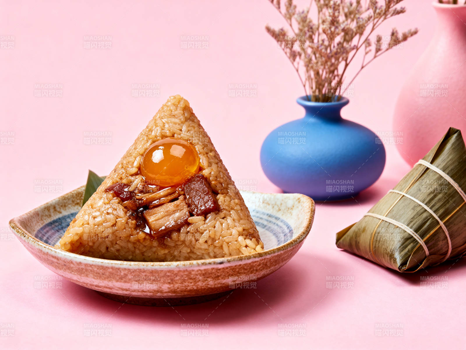 咸蛋黄肉粽端午美食图片
