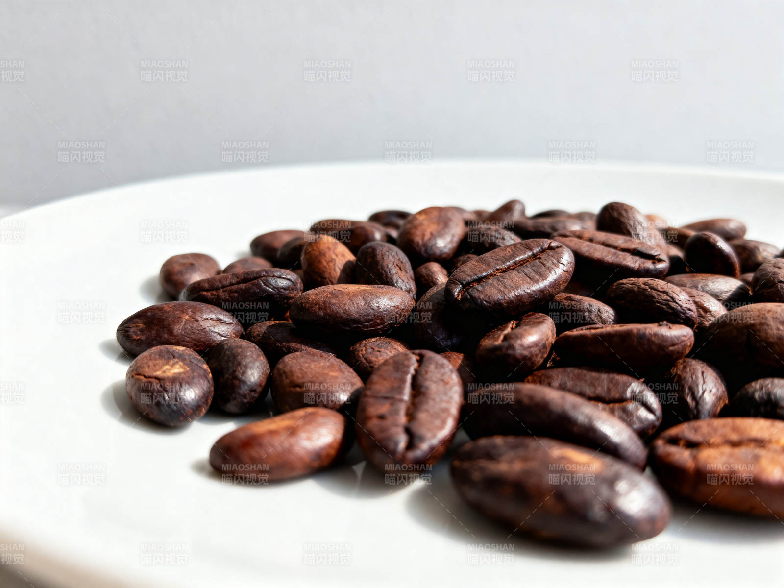 咖啡豆特写展示图片