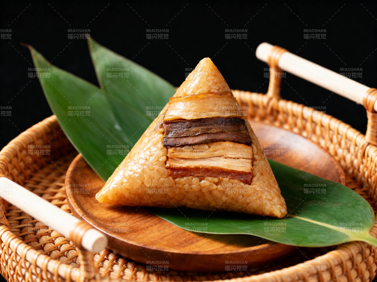 美味肉粽传统美食图片